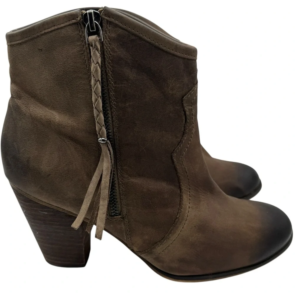 Aldo Dustar Women’s Dark Brown Ankle Booties w/ Stacked Heel -Size 40.5/ US 9.5